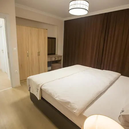 Aparthotel Black Rose *