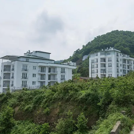 Aparthotel Black Rose Kasustu